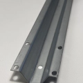 Rahmen	Verzinktes Metall, 1 mm; Omega-Profil 56 mm