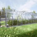 Polycarbonat Gewächshaus mit Fundamentrahmen und automatischer Belüftung, 10 Meter tiefe.