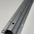 Rahmen	Verzinktes Metall, 1 mm; Omega-Profil 56 mm
